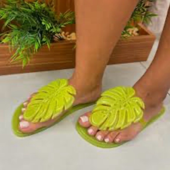 FARM Rio Shoes - Farm Rio Green Leaf Design Jelly Women's Sandals NWOT 8/9